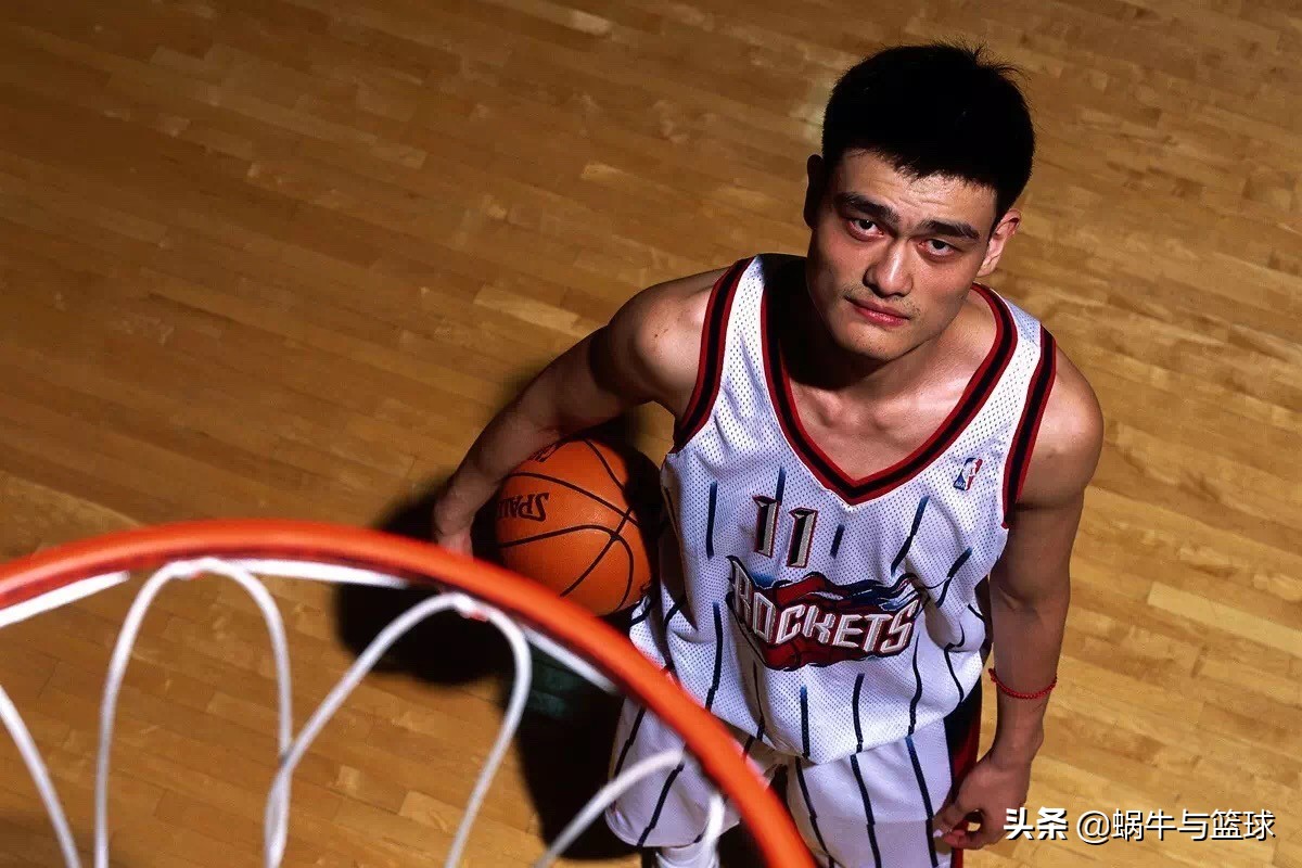 姚明为什么在nba混不下去(姚明在NBA打了8年，巅峰时不输任何内线，为何没有进过一阵？)