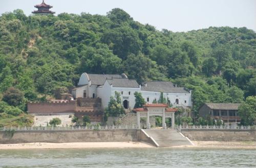 鄱阳湖老爷庙的未解的谜团:水底预言是真的吗?