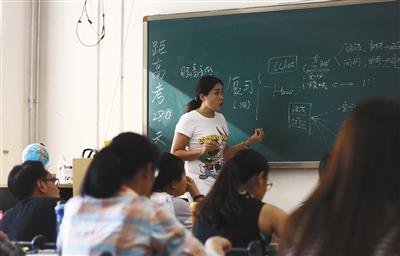 22年高考生的“坏消息”，考试难度或有提升，部分考生难上本科线