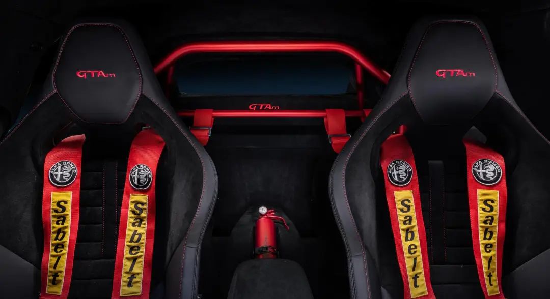 541马力 3.6秒破百！公路赛车阿尔法·罗密欧Giulia GTAm发布