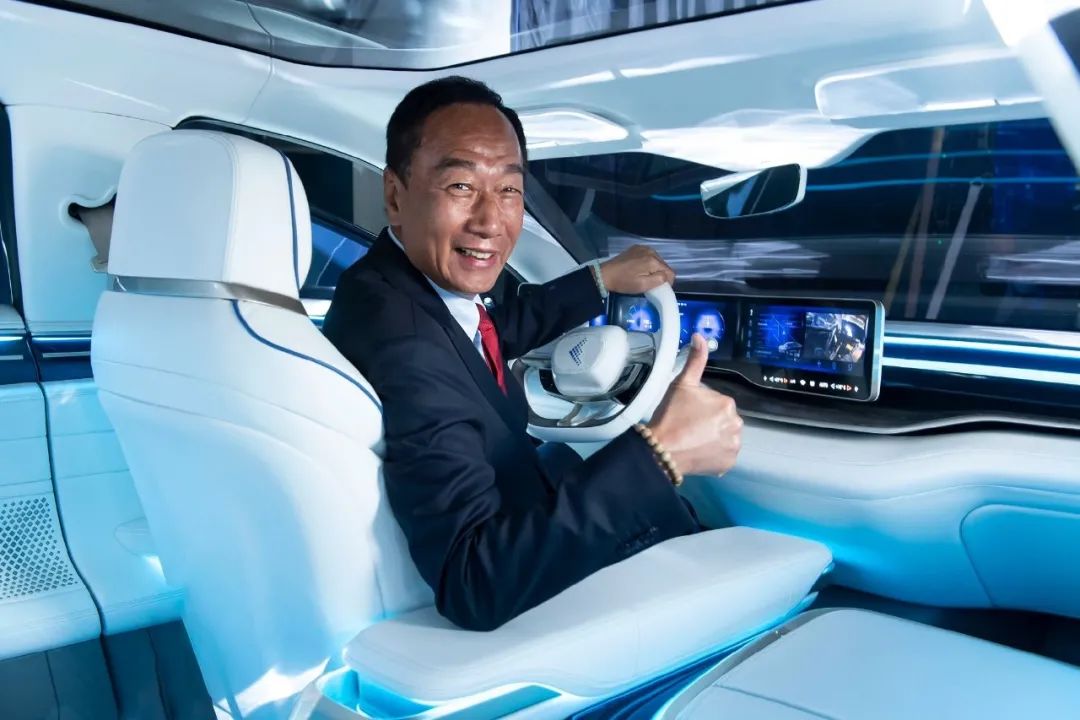 富士康三款新车及品牌发布；2022年款路虎揽胜正式上市