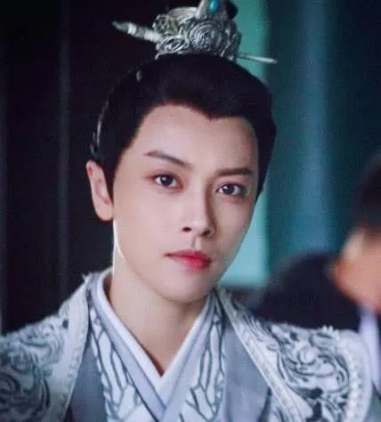 别以为贴个胡子就是女扮男装，这6位女星的男装太帅，真不糊弄人