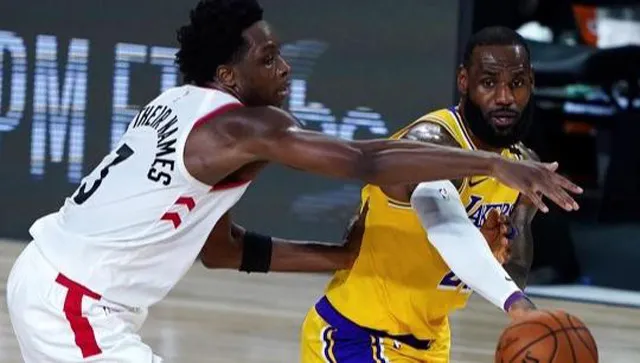 为什么nba全体下跪(赛前为何全体运动员都要下跪？听过最完美的答案，出自洛瑞之口)