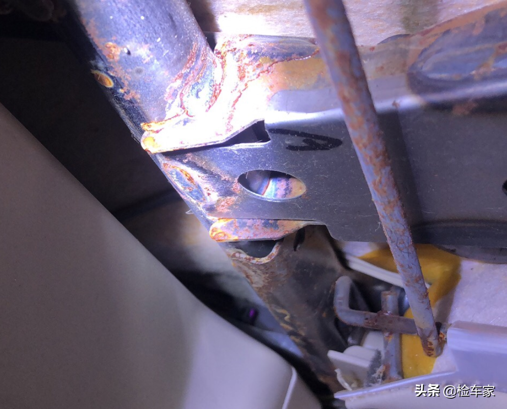 买主花25万高兴拿下8年车龄进口普拉多，拆开饰板后很难受