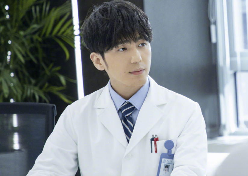 秦施没播,杨幂低调复拍《谢谢你医生》,剧照已让人拉满期待值