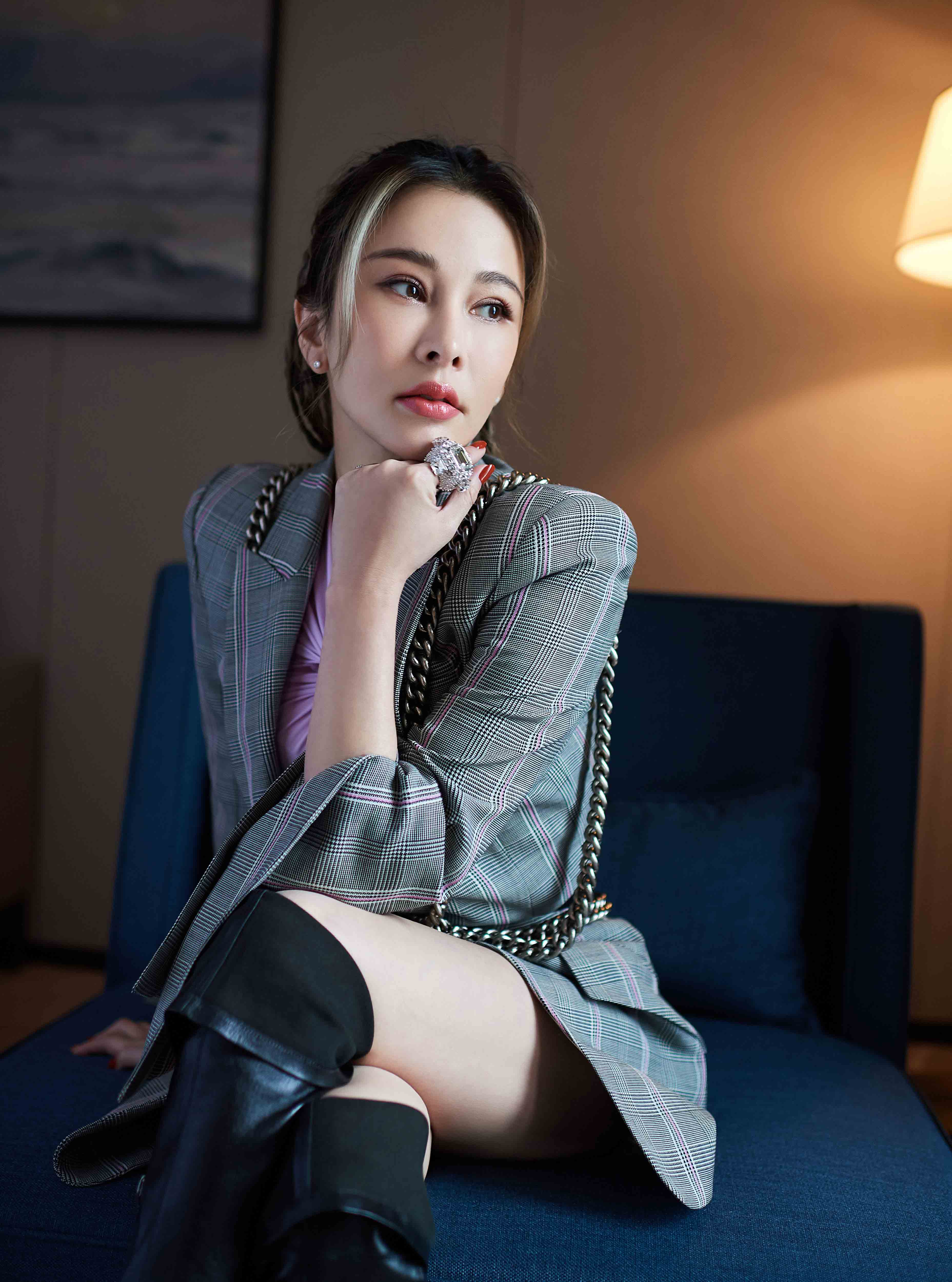 42岁温岚地下恋男友意外曝光!两人甜蜜相拥热舞,还疑似当众亲吻