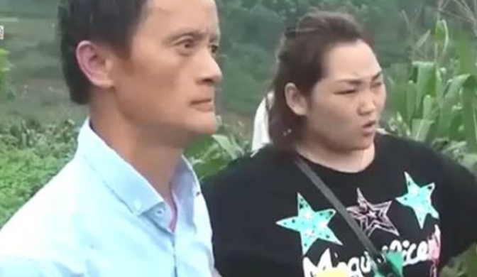 51岁四川老农撞脸马云，走红后狮子大开口要价，终黯然回乡捡蘑菇