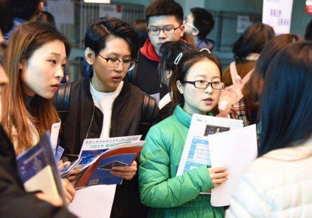 被国家电网“看好”的4所大学，录取分数不高，大四就有机会签约