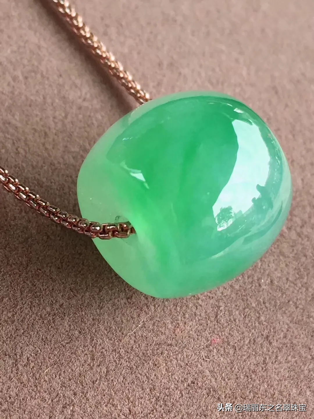 科普帖 | 翡翠路路通(翡翠怎么看种水老嫩) 第1张