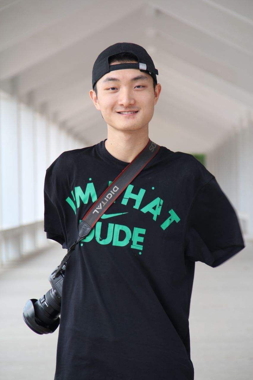 无臂学霸杨孟衡：用脚写字考出文科状元，寒门贵子的开挂人生