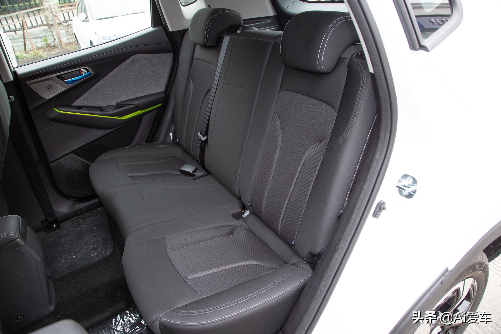 满电续航超400公里，便宜好养活的家用快充SUV,实拍长安CS15 E-Pro