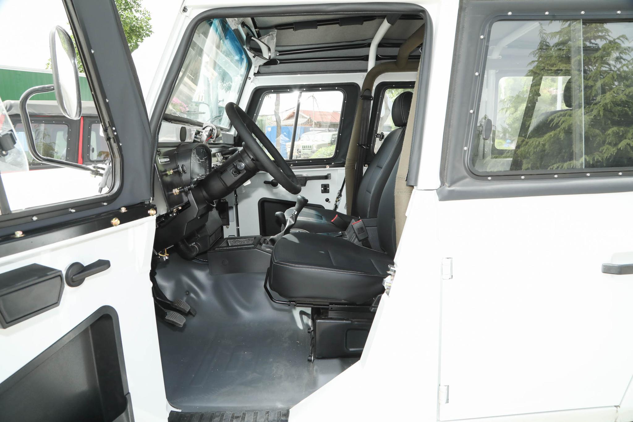 新车 </p><p>　　 配三菱2.4T汽油动力，售价9.48万元，BJ 212致敬版上市