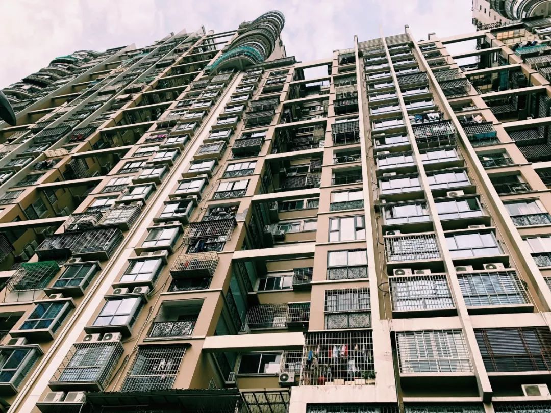 老破小一平10万+！我们走遍厦门18所名校，为你曝光最贵学区房！