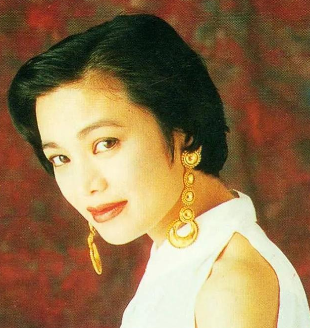 王靖雄前妻个人资料(才女张艾嘉) - 散下步