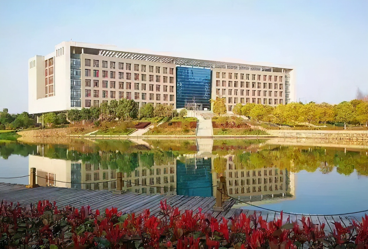 安徽工业大学美术设计类录取185人，2022届艺术生报考难度分析