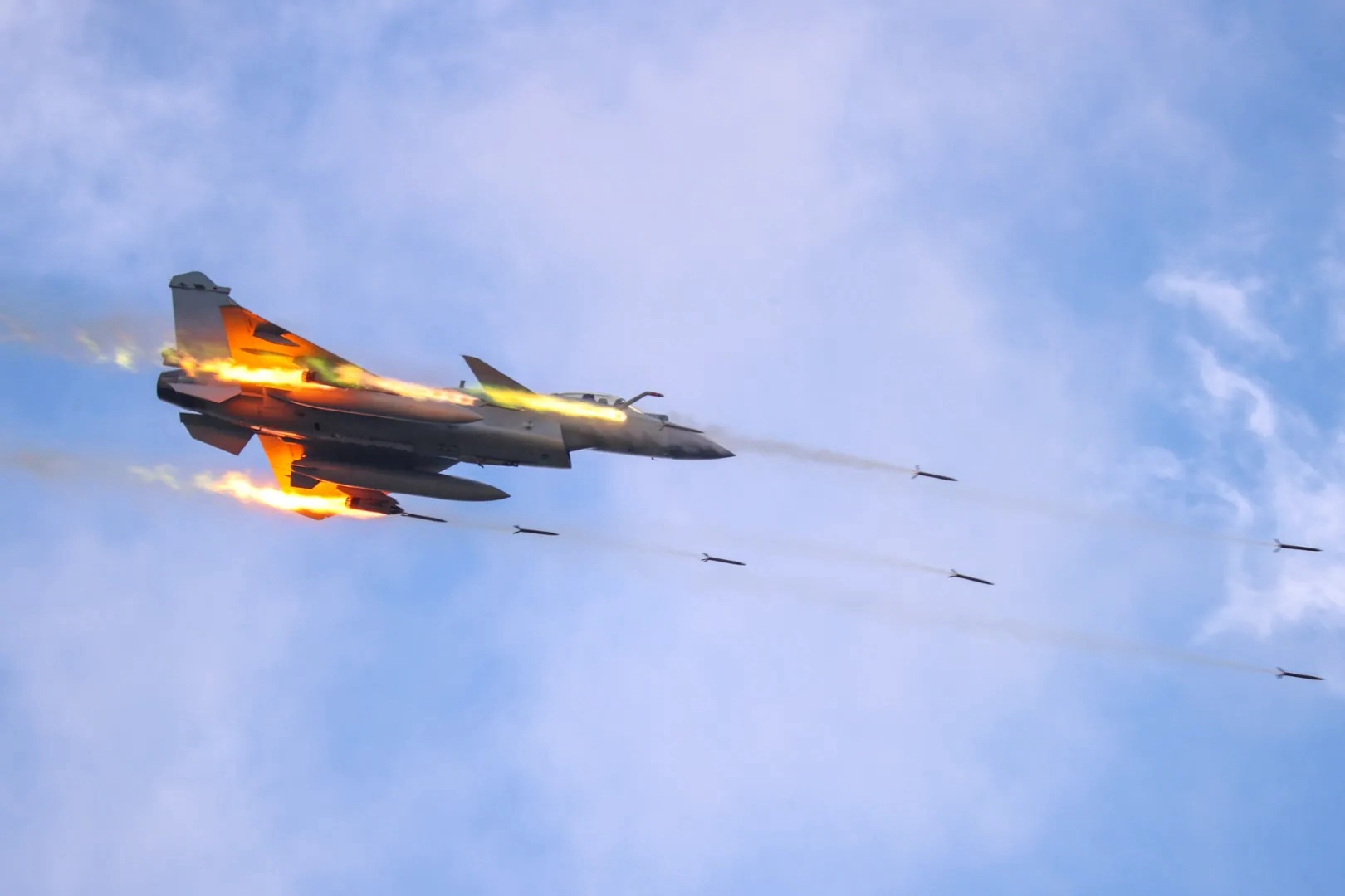 �ϲ�ս���վ���̬��ʵ����У�������-10C���������ع�