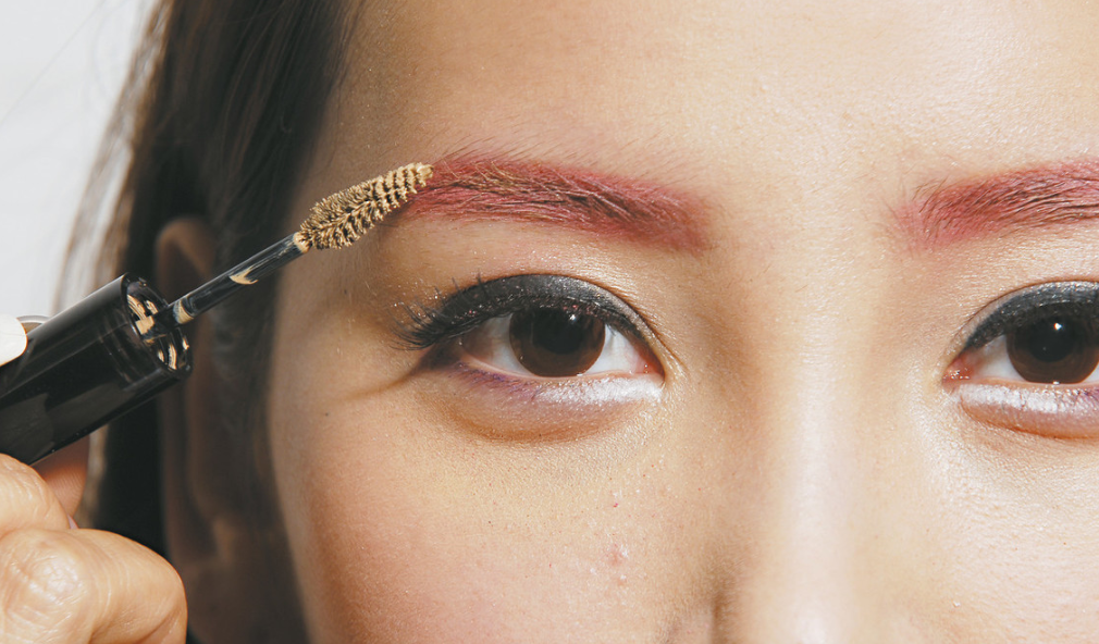 化妆技巧：化妆易犯哪些错误？怎样正确使用化妆品？