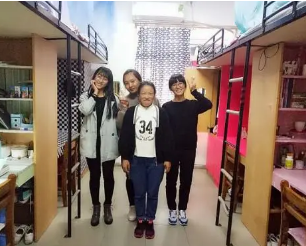 大一学生“寝室标语”火了，辅导员看后气笑，导师：这届都是人才