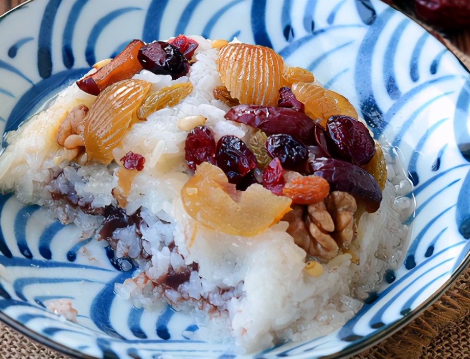 今日腊八，蒸八宝饭记住“1泡2拌3蒸”，香糯不夹生，更美观