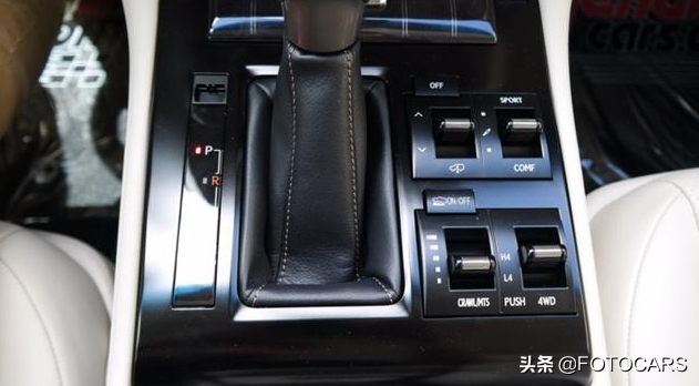新款雷克萨斯GX460，高配版的普拉多，还是搞不过宝马X5