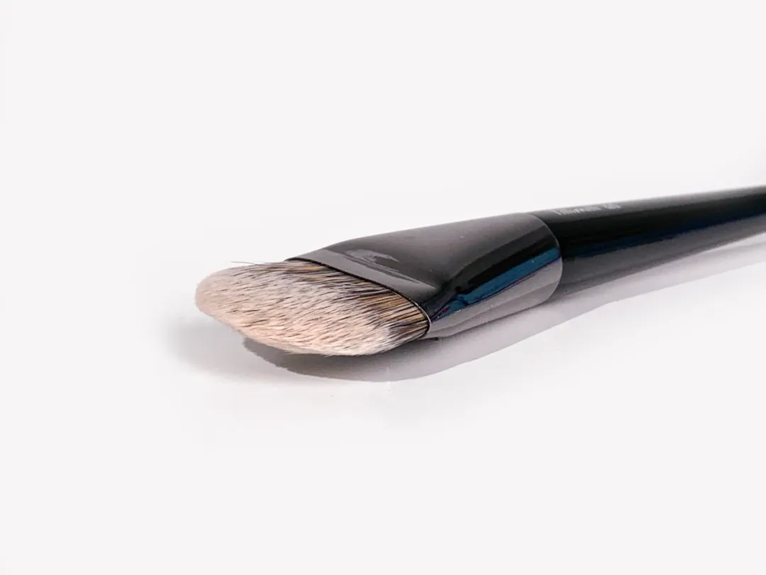 美妆蛋过气了？这些新款上妆工具有点东西