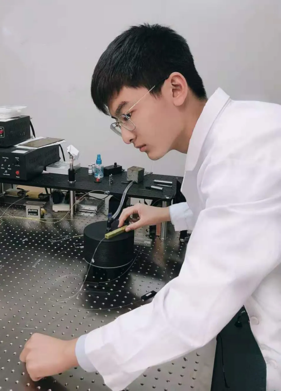 颜值+实力！这11位学霸大神：4年前考入同所大学，如今全部保送清华、北大！