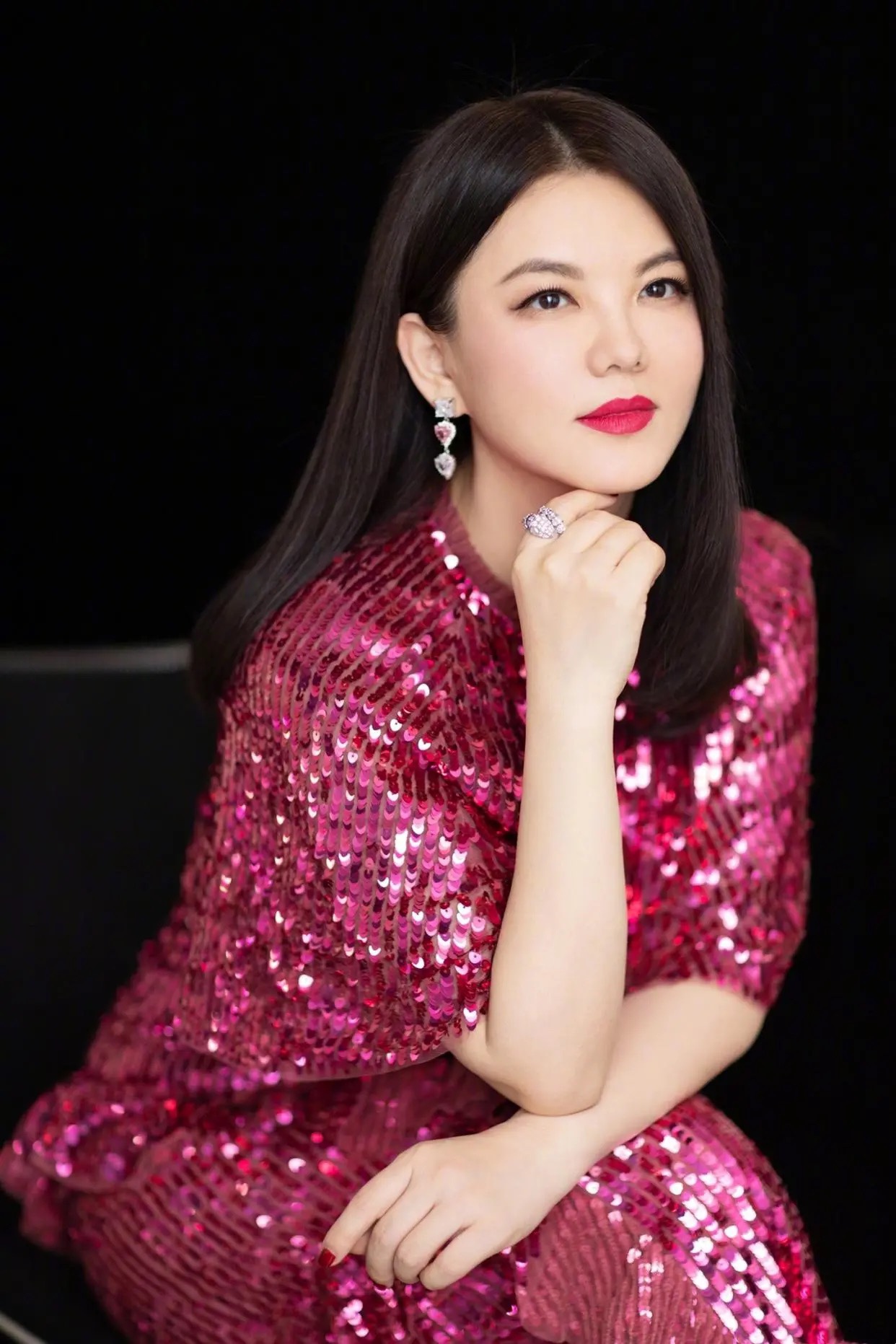 离开湖南卫视后,老公王岳伦拍电影又不赚钱,李湘为何还那么有钱