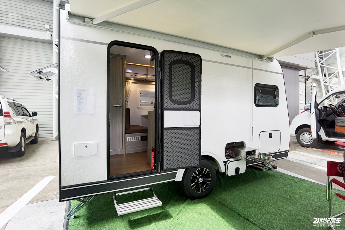 水电配置丰富,仅售12万,四季风fs420拖挂房车首发