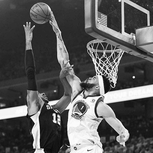 nba球员为什么二十岁还能长高(揭秘NBA独特训练法：欧文用塑料袋练球，乔丹一年长高20cm靠悬挂)