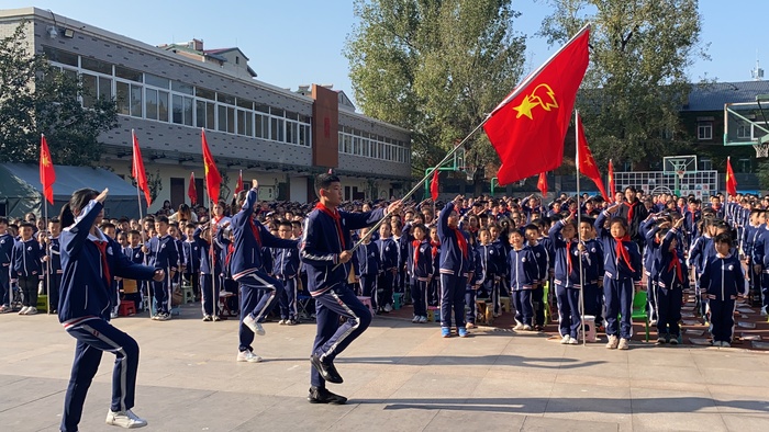 济南市博文小学开展庆祝建队72周年活动(图1)