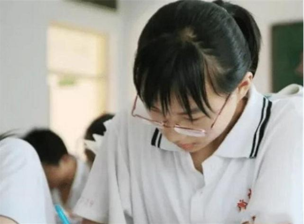 4省通知，2020届复读生迎来“不好消息”，家长：无奈