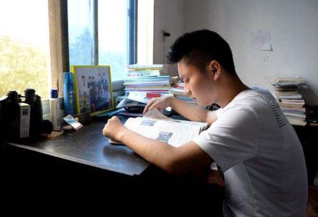 在批复下，停止招生终止办学的大学，考生不要再报考了