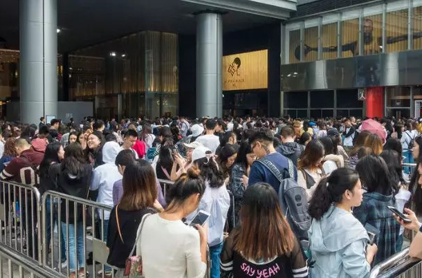 中国奶茶三巨头：一个估值600亿，一个开出1.5万家店，一个要上市