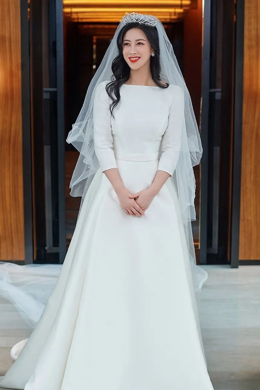 朱珠婚礼戴Tasaki，新郎戴百达翡丽，结婚珠宝腕表怎么配？