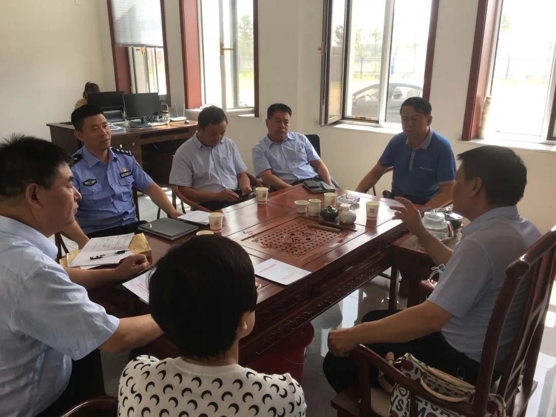 「打造“全景式”营商环境」辽宁朝阳公安公职律师为企业提供法律咨询服务