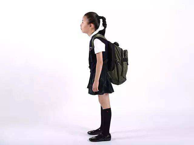 青少年驼背越来越多,孩子们日常要注意劳逸结合!