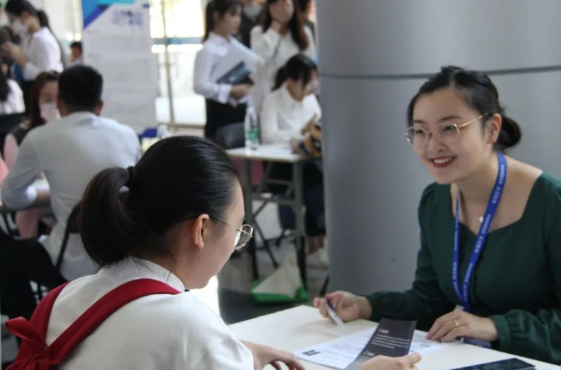 中国烟草大量招聘，年薪平均18万，这5所大学的学生有福了