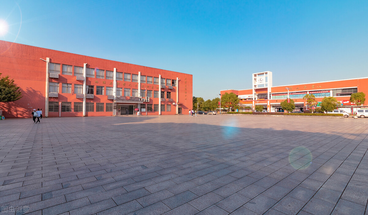 学生想学师范？务必考虑这四个“含金量”高的专业，发展前景好