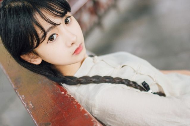 唯美青春诗歌两首：《花园怀古》（之四）《比心》
