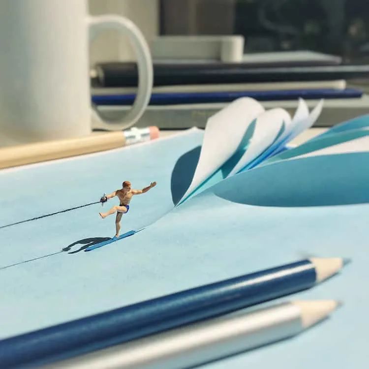 坐办公室太无聊，为了打发时间，他玩出新花样，值得学习