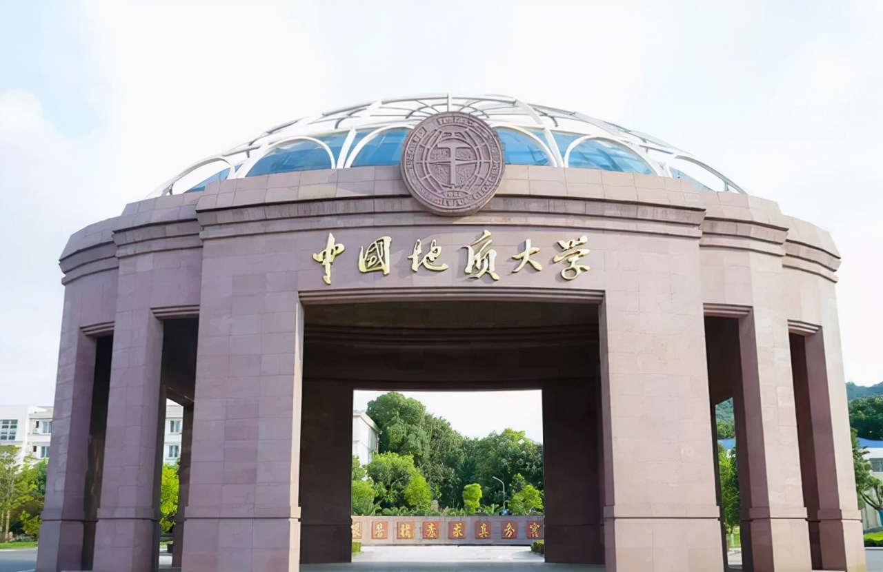 新出炉！2021湖北高校排行：华师大高居第5，华科大逆袭登榜