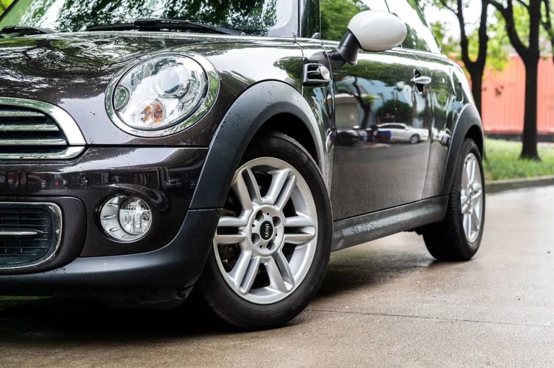 MINI COOPER Excitement：代步车不敷衍，操控、外形讲品味