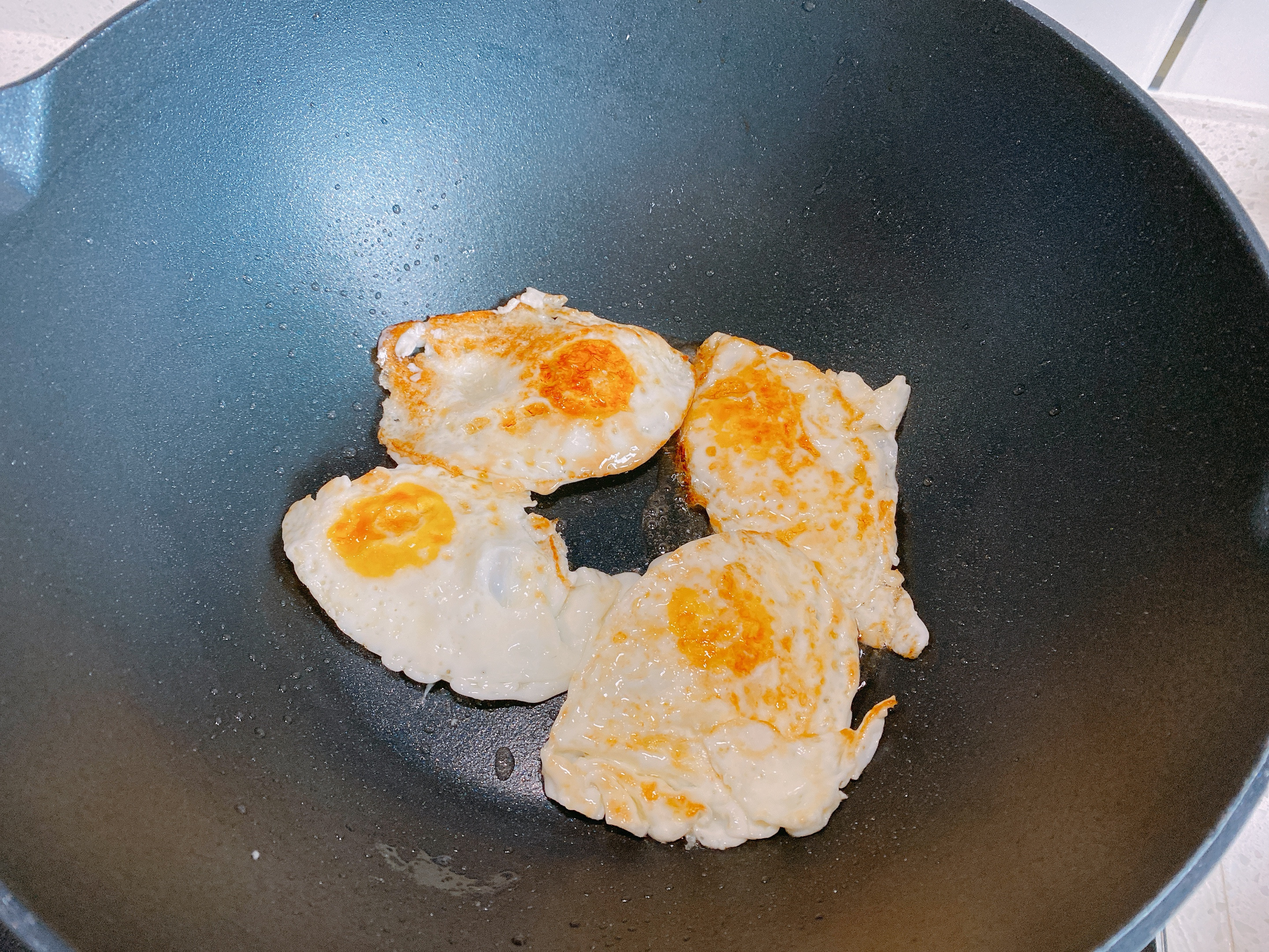 冬天要多喝这“2白汤”，荤素搭配，汤色浓白不油腻，10分钟完成