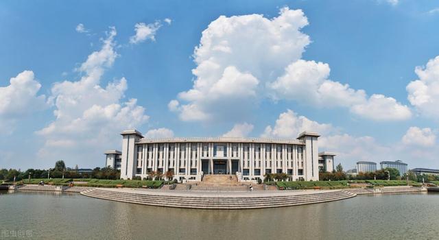 东南大学与中南大学仅一字之差，到底谁的实力更强一些？为什么？