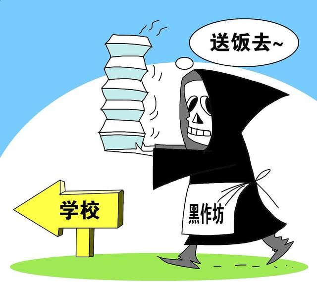 牛奶不让入校，四川两学生校门口喝整箱，网友：牛奶还分校内外？