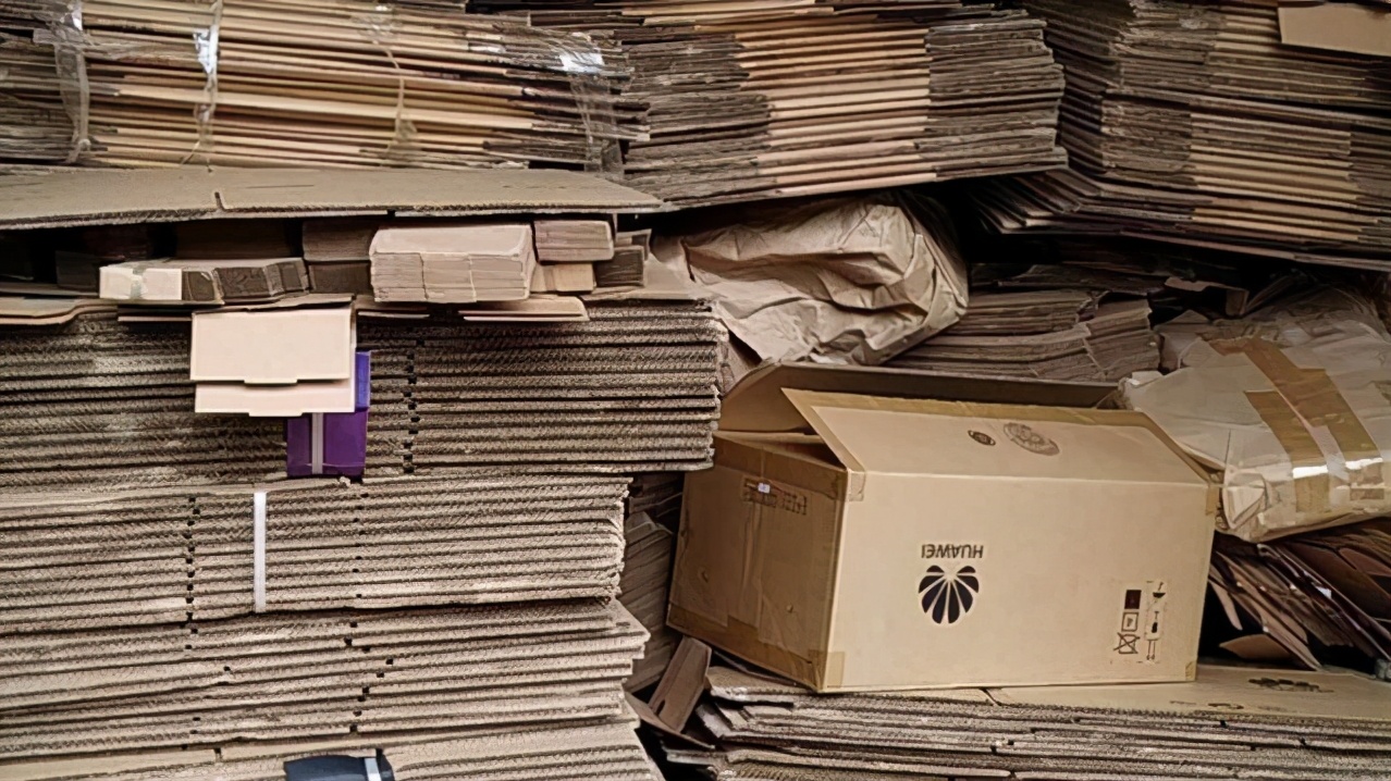 废品回收行业迎来繁荣：随手一丢的纸壳是暴利品，你丢了多少钱？