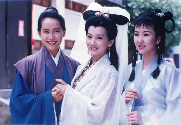 别以为贴个胡子就是女扮男装，这6位女星的男装太帅，真不糊弄人