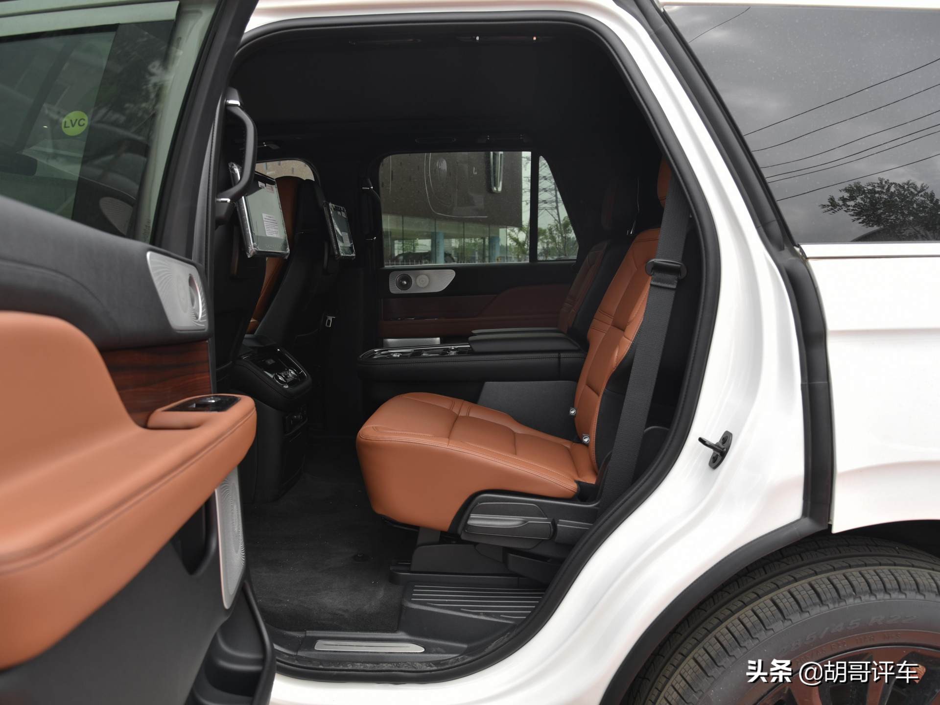 真正的全尺寸SUV，车长超过5米3，实拍林肯领航员