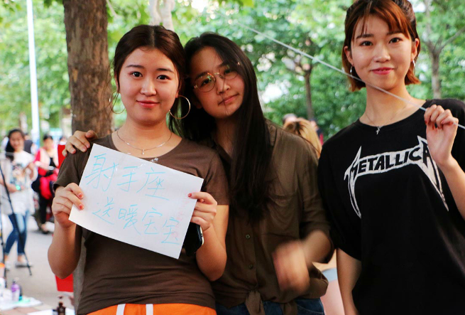 普通家庭想要供一名本科生，4年要花多少钱？这个数字有些吓人