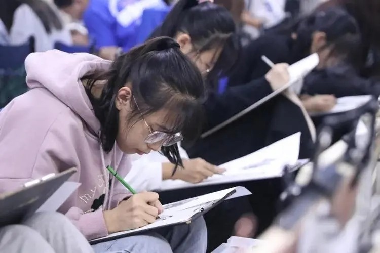 学渣如何逆袭成学霸，课后及时梳理是关键，掌握技巧才能厚积薄发